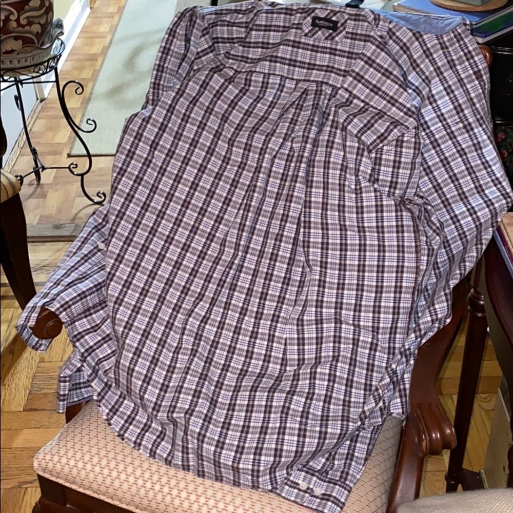 Van Heusen Men’s Button up shirt